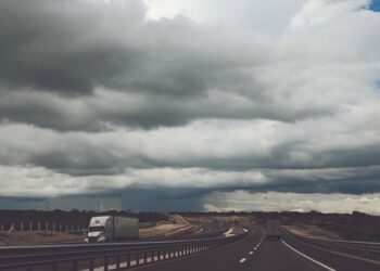 CHOFERES DE TRÁILER NO SE RINDEN Los rechaza EU pero los apapachan en México