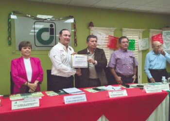 Adiós a teléfonos en las escuelas en noviembre