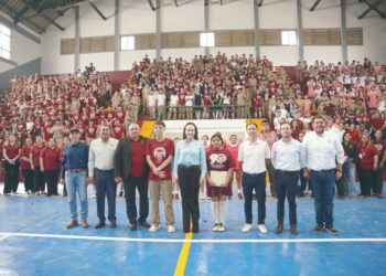 RECUPERA 80 AÑOS DE HISTORIA Renuevan gimnasio Escuadrón 201