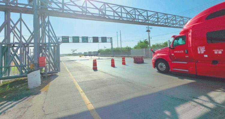 RECLAMAN TRAILEROS Apagones paralizan el Puente III