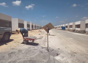 ESCASEA VIVIENDA ECONÓMICA Misión imposible: adquirir una casa