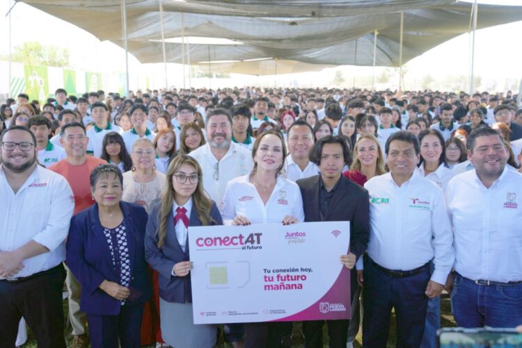 A ESTUDIANTES DE LA UT Y UPN Reciben universitarios conectividad móvil
