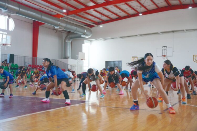 Nuevo Laredo se suma a clase de baloncesto