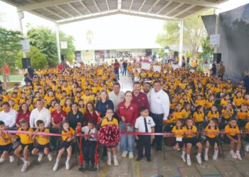 PARA BENEFICIO DE ESTUDIANTES Impulsa CLCR mejoras educativas