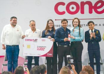 EN EL TEC Y EN LA NORMAL Fortalece CLCR conectividad de universitarios
