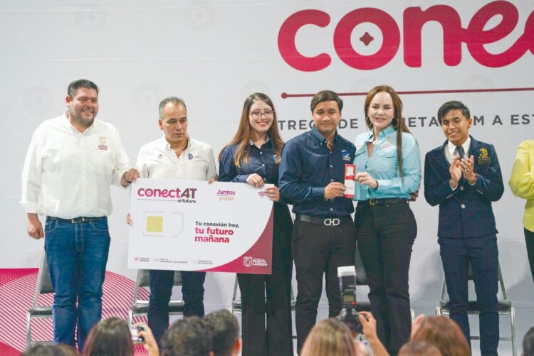 EN EL TEC Y EN LA NORMAL Fortalece CLCR conectividad de universitarios
