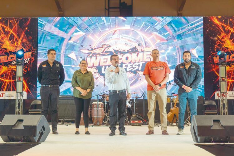 Celebran identidad universitaria con concierto
