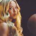 Desnuda y entre balones: Sydney Sweeney causa polémica