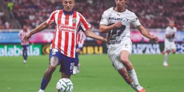 GOLEA 3-0 A PUMAS El Rebaño asalta el liderato del torneo