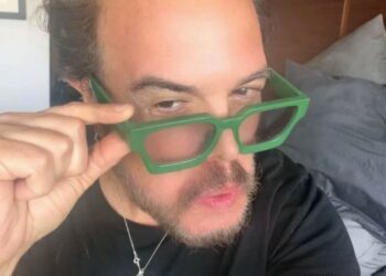 Aleks Syntek sorprende con foto sin cabello tras polémica