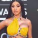 A LA MEXICANA Cardi B sorprende al cantar ‘Costumbres’
