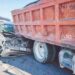 IRRESPONSABILIDAD AL VOLANTE Usan celular mientras manejan