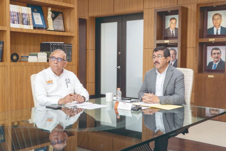 Impulsa rector nuevo modelo docente en UAT