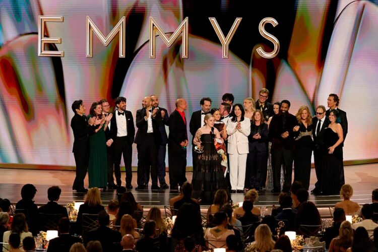 ‘The Pitt’ y ‘La maldición de Widow’s Bay’ Dominan la 78ª edición de los Premios Emmy