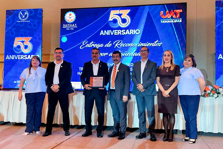 Reconoce UAT a trabajadores universitarios