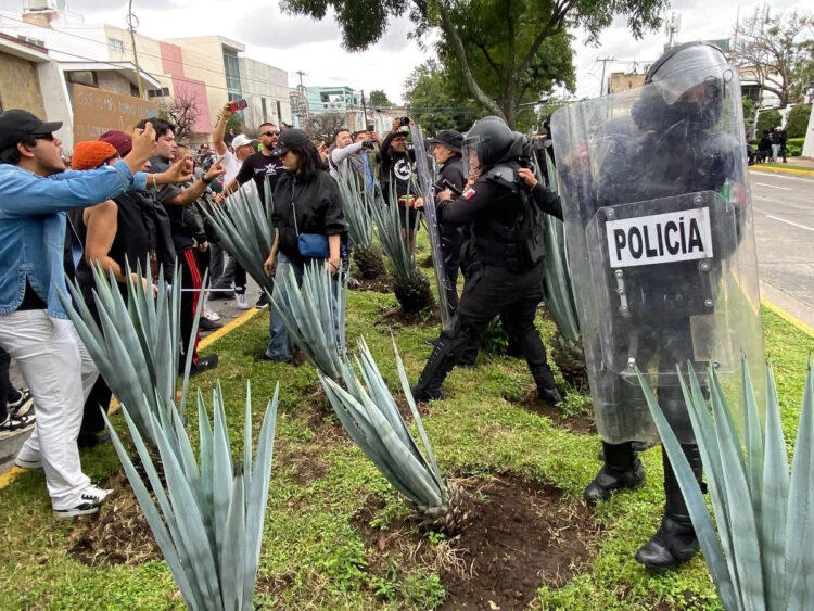 Piden mejor agua…y los reprimen