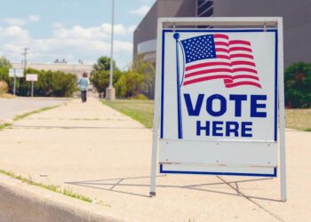 Emiten su voto 17,024 personas