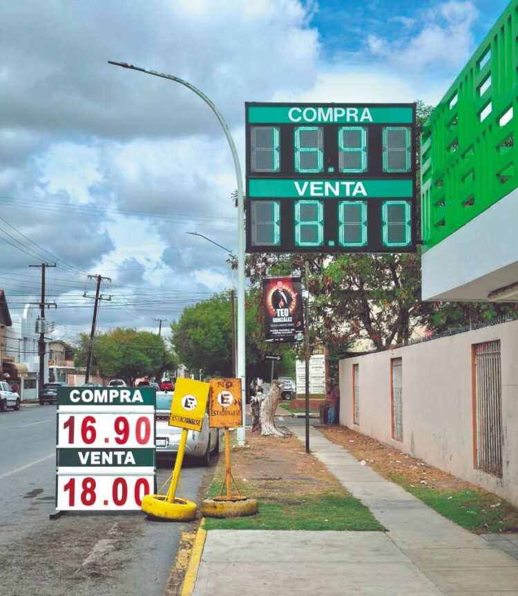 Comercio local gana con alza del dólar