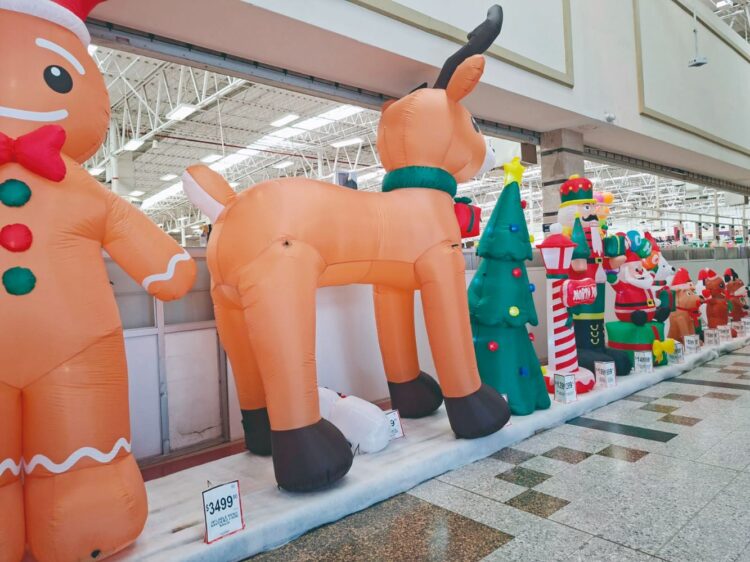 Adelantan la Navidad centros comerciales