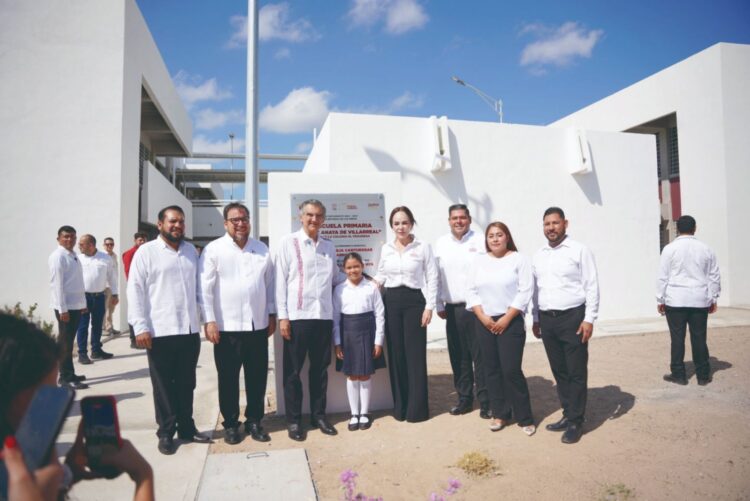 CARMEN LILIA CANTUROSAS Y AMÉRICO VILLARREAL Inauguran primaria en El Progreso