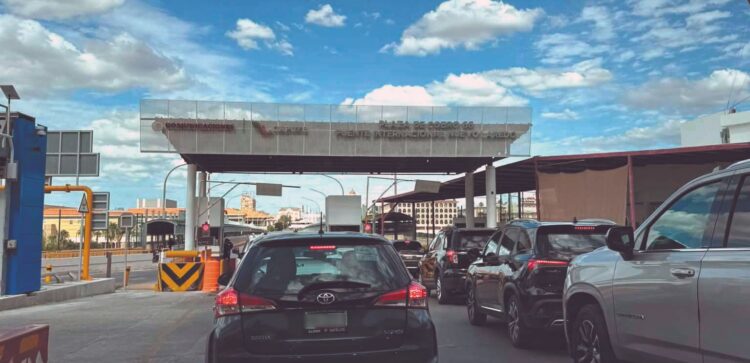 PARA AGILIZAR CRUCE A LAREDO, TX Abren segunda caseta del SENTRI