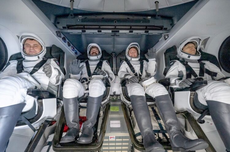 MISIÓN CREW-12 Regresan astronautas a la tierra