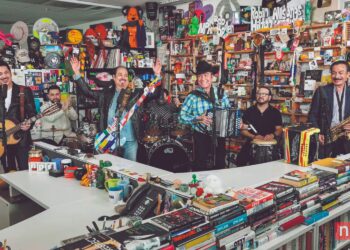 CANTAN “SOMOS MÁS AMERICANOS” Los Tigres del Norte llevan su música a Tiny Desk