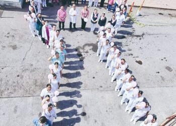 DÍA INTERNACIONAL CONTRA EL CÁNCER DE MAMA Autoexploración es vital en la detección