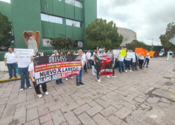MANIFESTACIONES A NIVEL NACIONAL Marcha personal del IMSS por trato digno