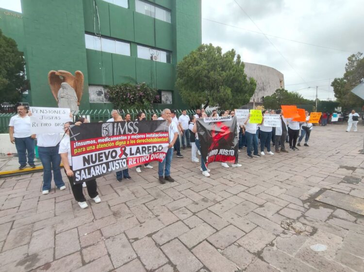 MANIFESTACIONES A NIVEL NACIONAL Marcha personal del IMSS por trato digno