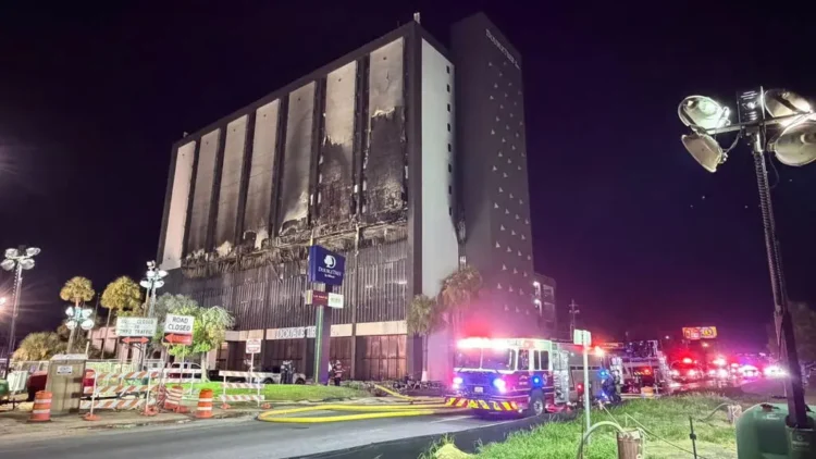 CAUSAS SON INVESTIGADAS Incendio consume hotel